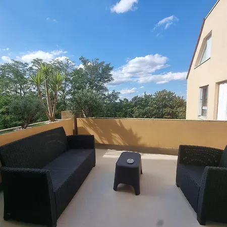 Bel Avec Terrasse Apartmán *